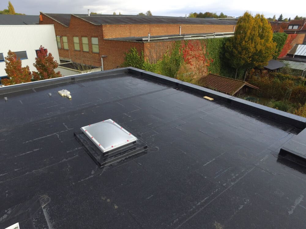 EPDM roofing material on a commercial building